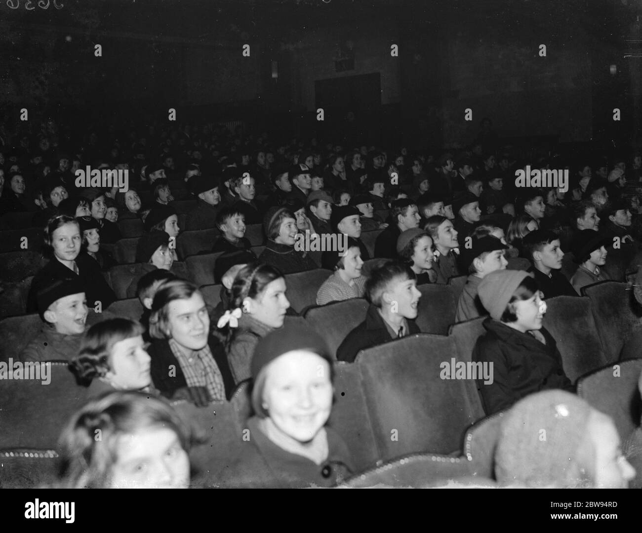 Le film de Poor Children est projeté au Regal Cinema à Sidcup , Kent . 1936 Banque D'Images