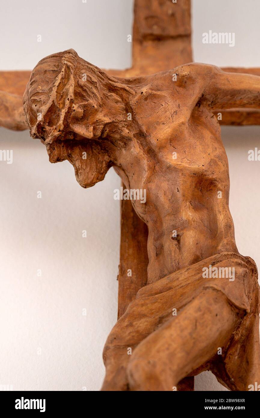 Sculpture de Jésus Christ sur la croix comme partie de la voie de la croix. Reine de l'Église catholique familiale à Bratislava, Slovaquie. Banque D'Images