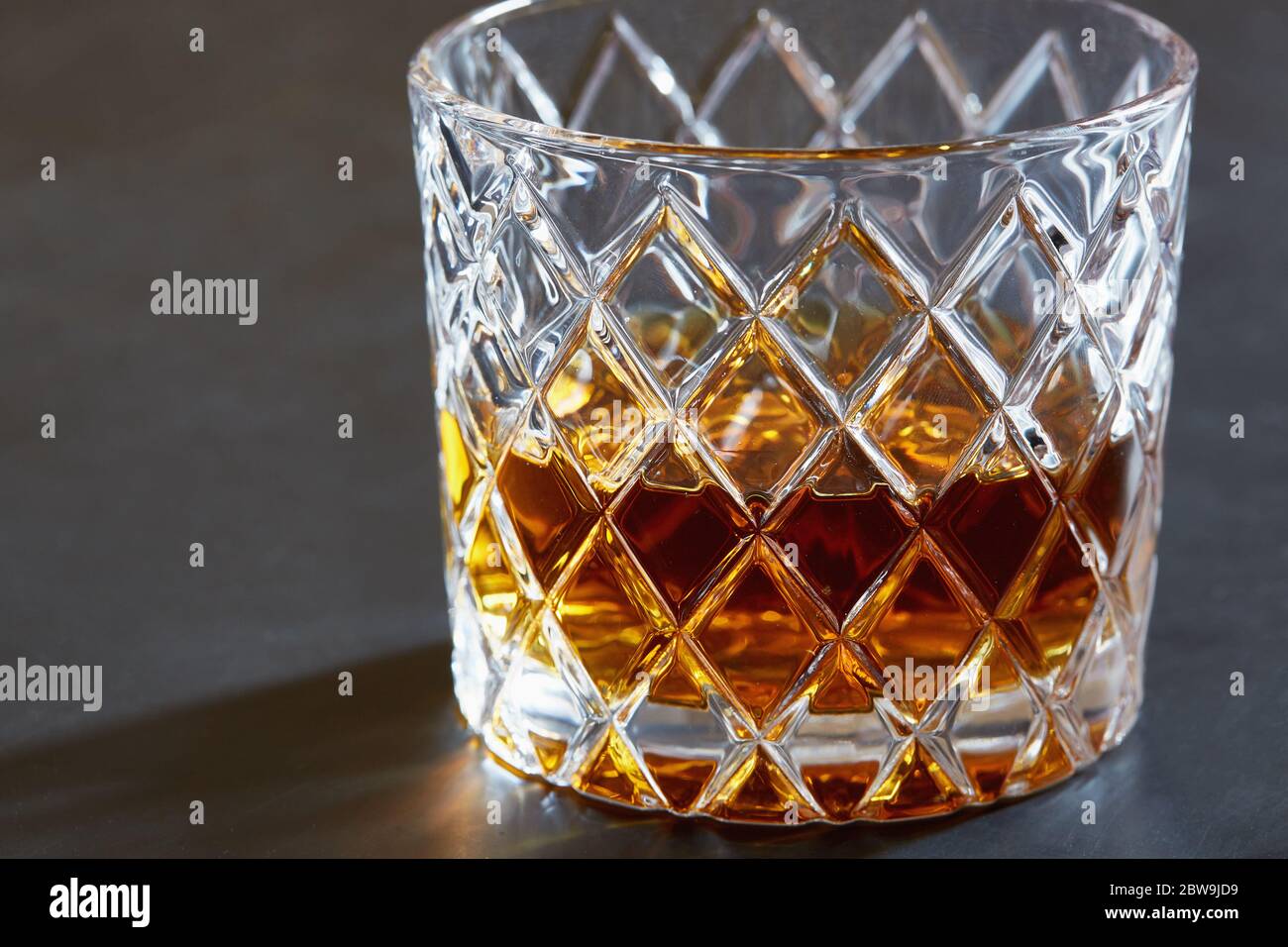 Whisky dans le gobelet Banque D'Images