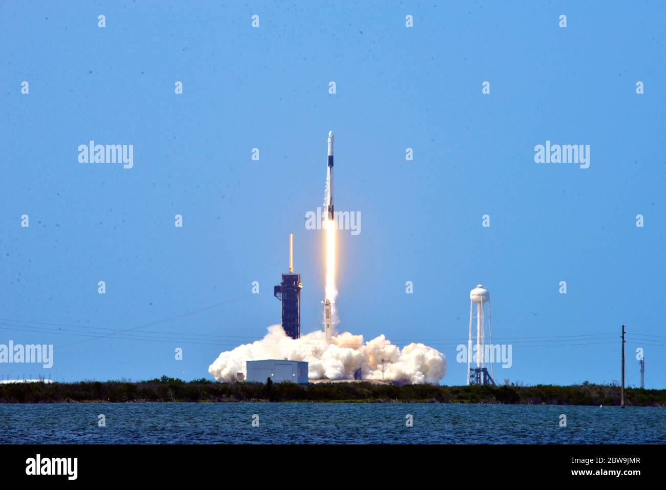 Centre spatial Kennedy. Floride. ÉTATS-UNIS. 30 mai 2020. SpaceX lance la première mission de l'Amérique à la Station spatiale internationale en plus de neuf ans à partir du sol américain. Jim Brindenstine, administrateur de la NASA, Donald Trump, Mike Pence, vice-président, et Elon Musk de SpaceX ont assisté à une conférence de presse dans le bâtiment vertical de l'Assemblée. Crédit photo : Julian Leek/Alay Live News Banque D'Images