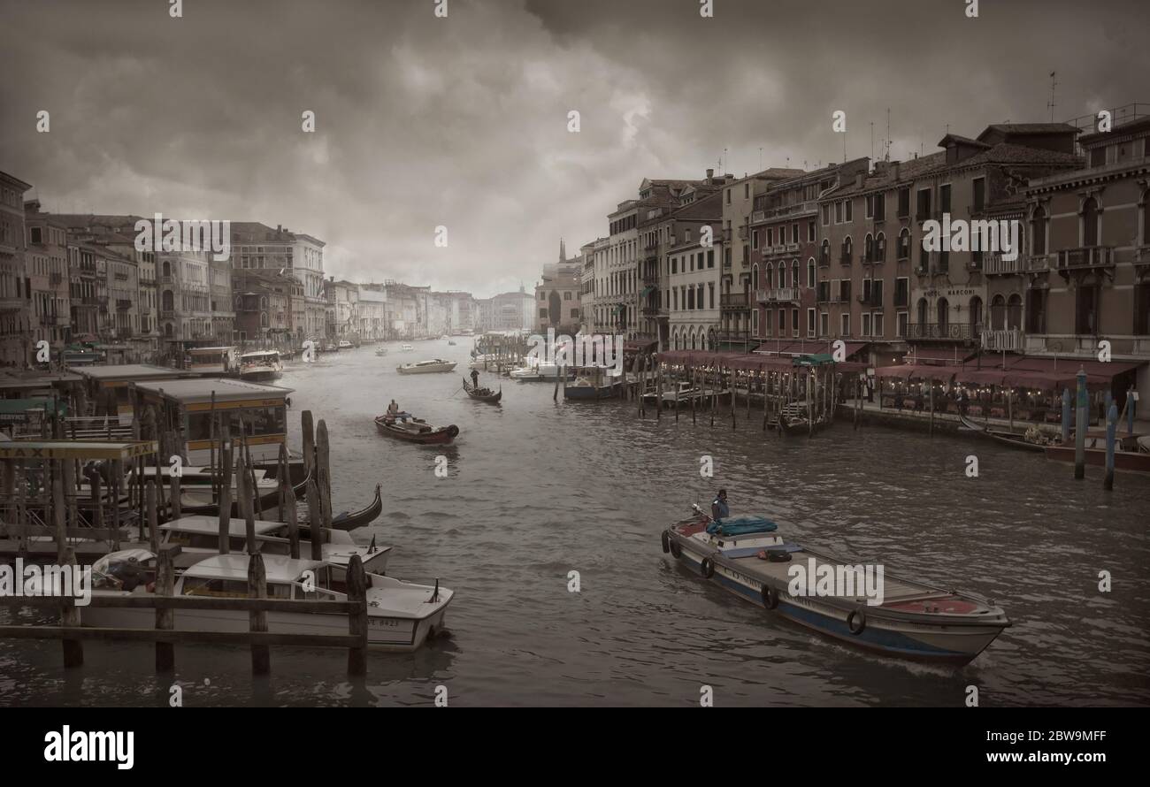 Bateaux dans Grand Canal Banque D'Images