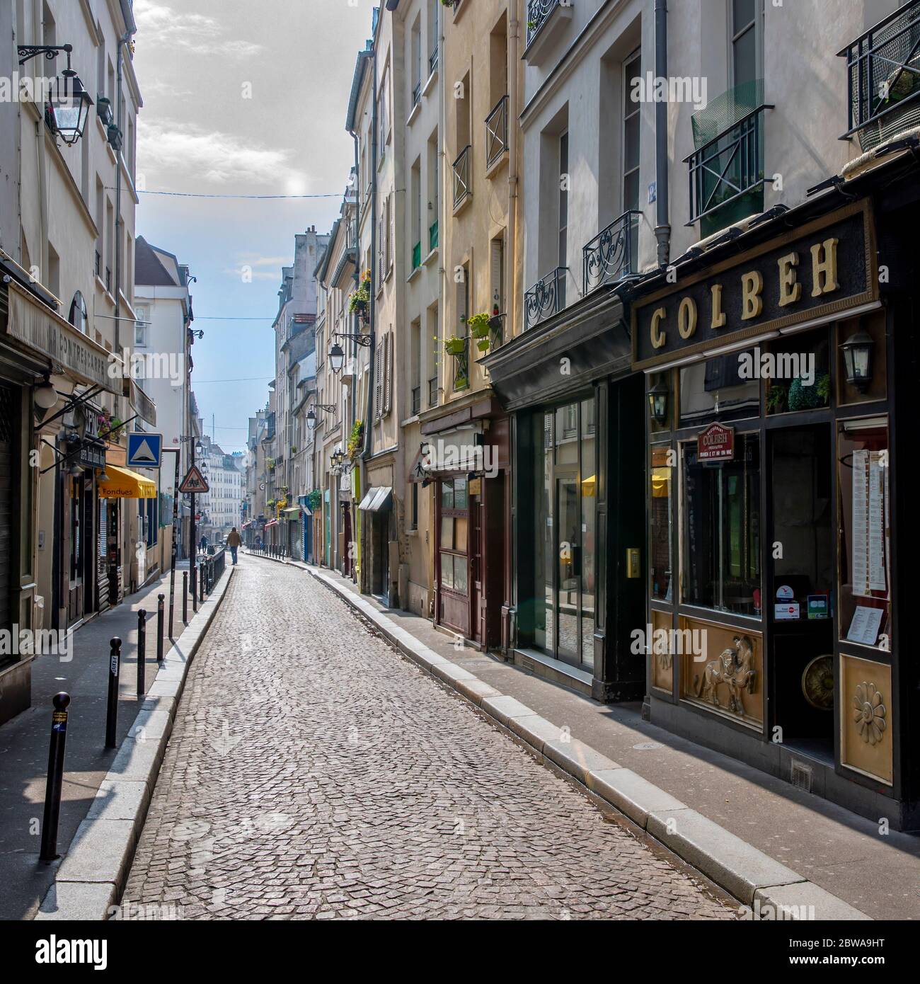 Quartier Mouffetard à Paris pendant la période Covid-19 Banque D'Images