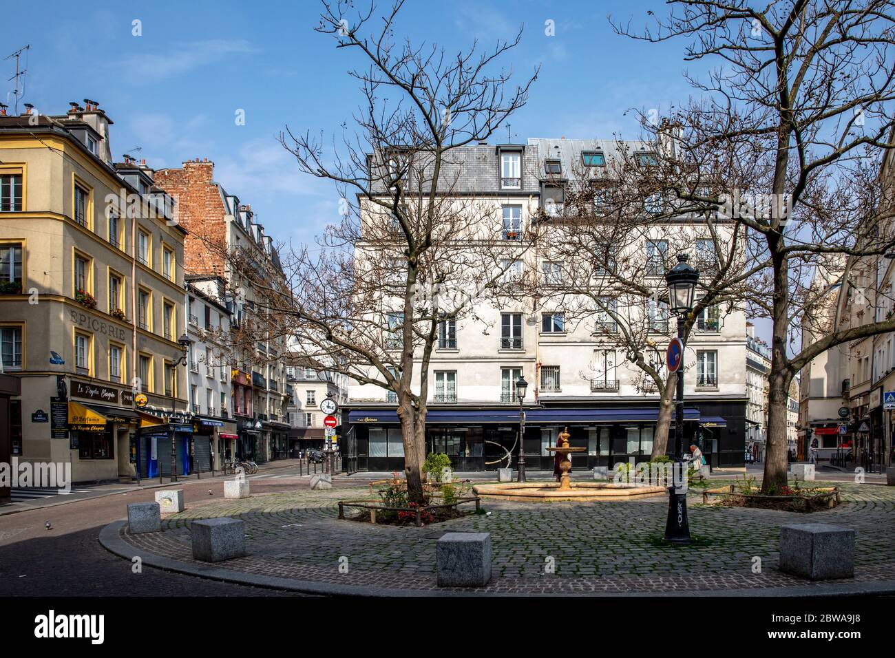 Quartier Mouffetard à Paris pendant la période Covid-19 Banque D'Images