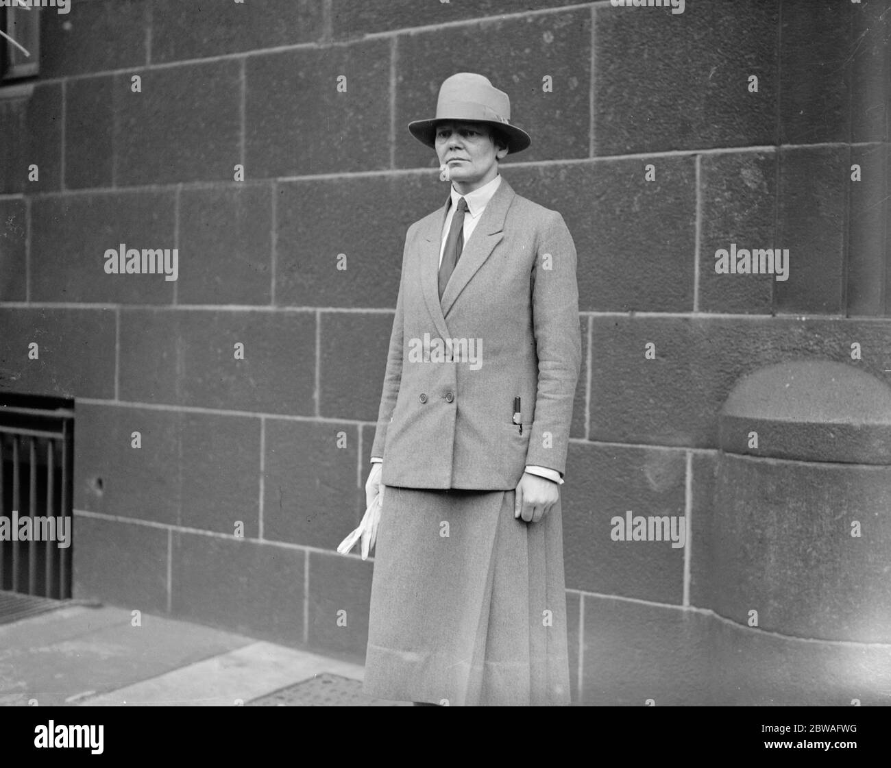 Mlle D Peto qui a été nommée conseillère du commissaire de police à l'admission d'officiers de police féminins 25 avril 1930 D. Peto était Dorothy Peto qui avait servi comme patrouille féminine pendant la première Guerre mondiale, Puis à la police de Birmingham avant de rejoindre le met en 1930 Banque D'Images