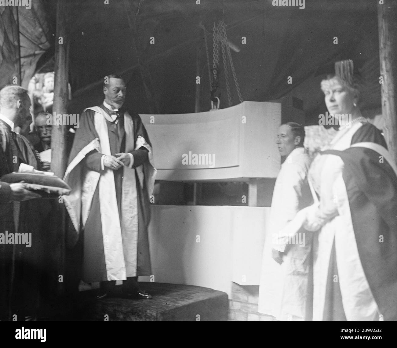 King et Queen à la pose de la pierre de fondation de la nouvelle London School of Economics à Clarke Market Banque D'Images