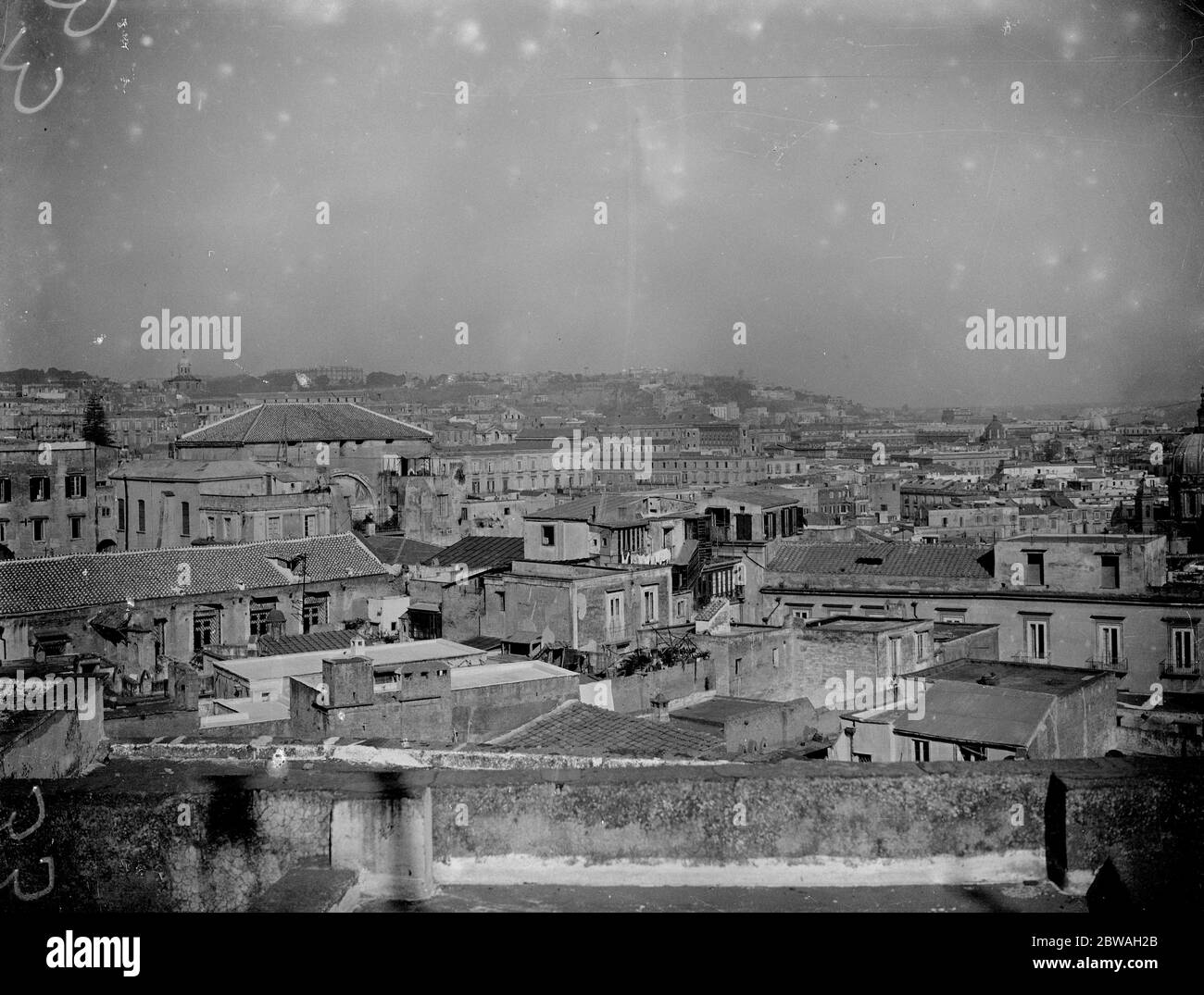 Vue sur Naples depuis la colline derrière Banque D'Images