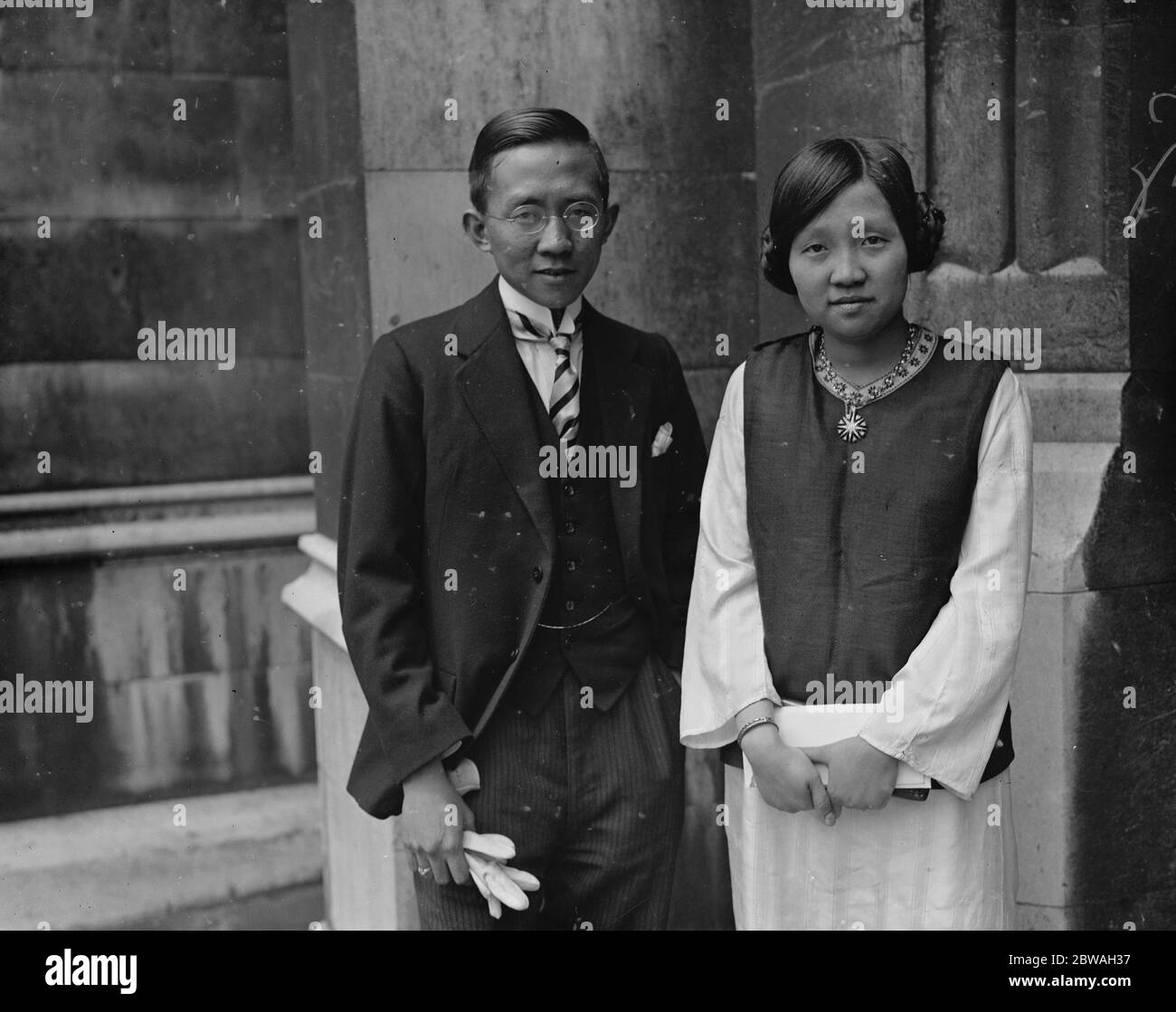 Un portia chinois M. Kye Sing Lim et sa sœur, Mlle Beng Hong Lim , avocats chinois dont l'appel au bar ensemble a été un événement sans précédent dans le Temple du 17 juin 1926 Banque D'Images