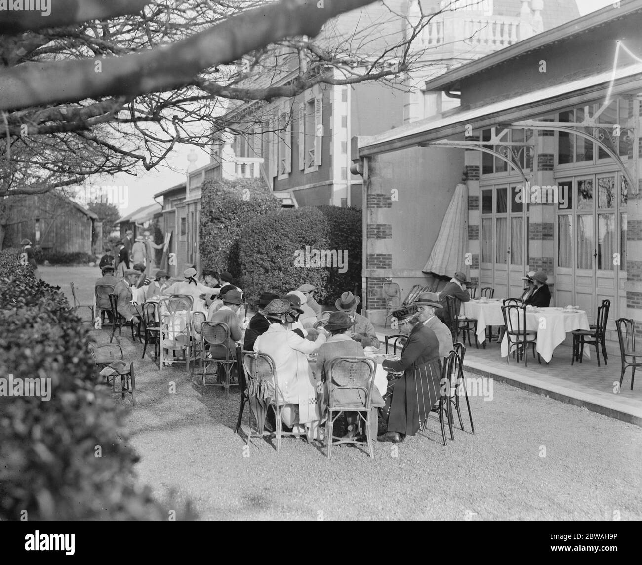 Thé au club de golf de Biarritz en France 8 avril 1921 Banque D'Images