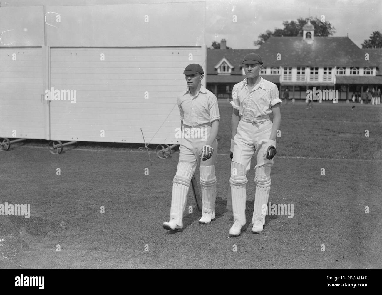 Winchester versus Charterhouse à Godalming C E Frazer ( capitaine winchester ) avec R H Horsley 13 juin 1924 Banque D'Images