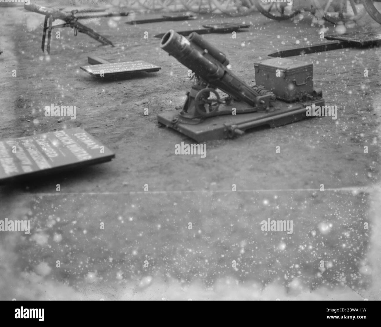 Capture des mortiers allemands de tranchées au défilé des gardes à cheval Banque D'Images