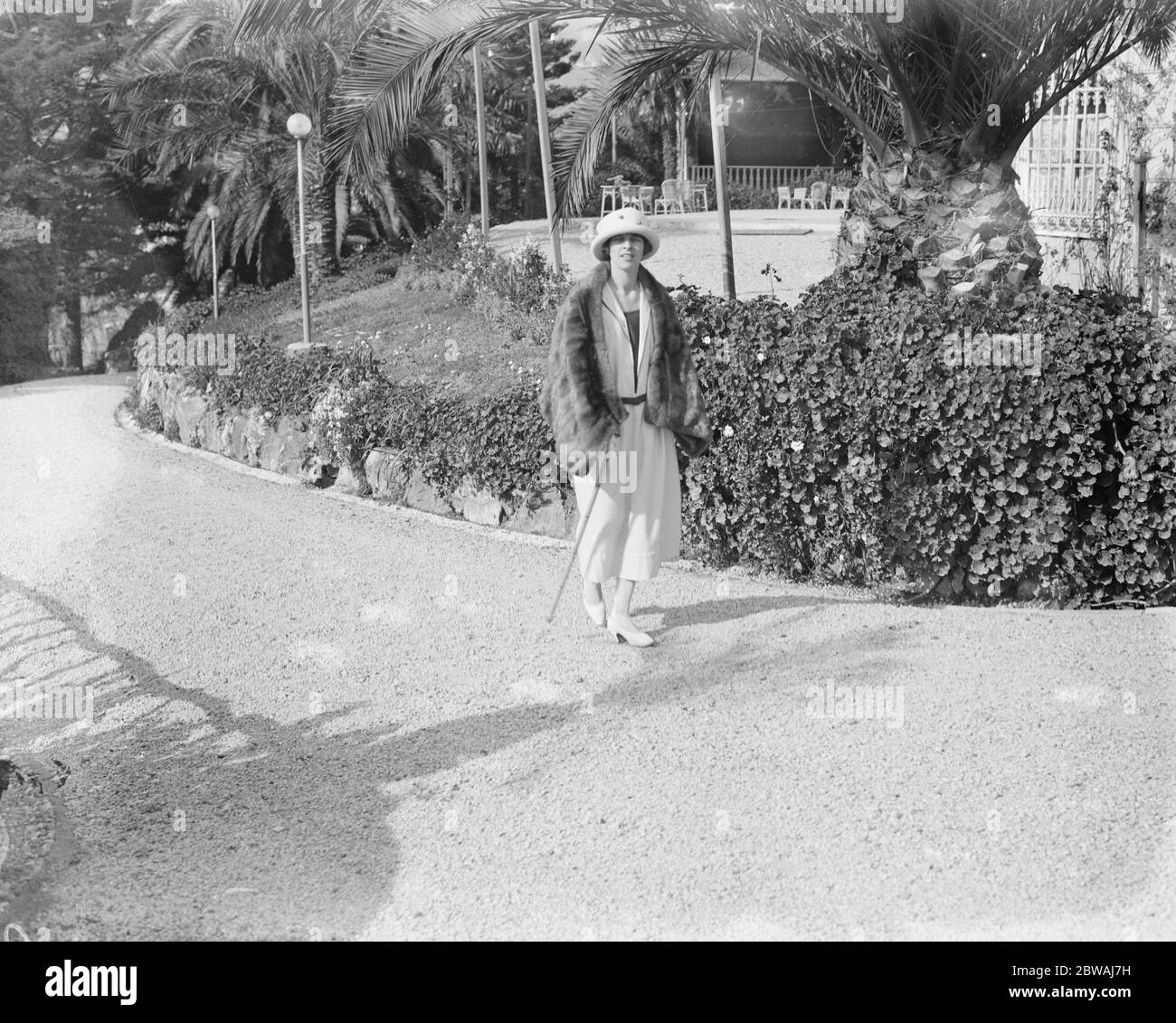 Sur la Riviera italienne - Porto Fino Mme Claudine Allen Wade , épouse du producteur théâtral 13 mars 1923 Banque D'Images