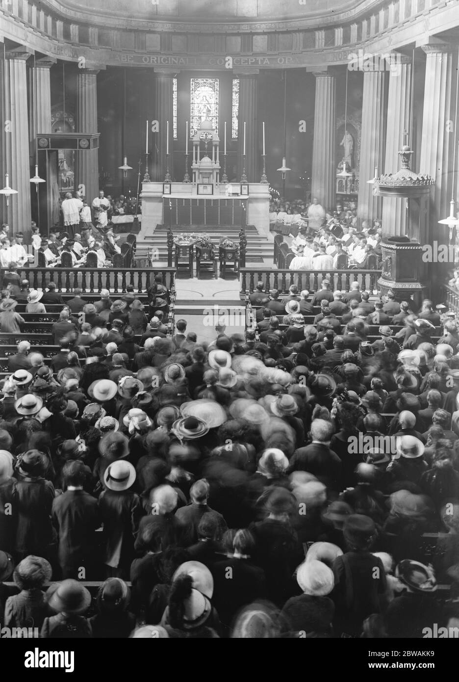 Procession funéraire à Dublin haute masse et l'élévation dans la cathédrale Banque D'Images