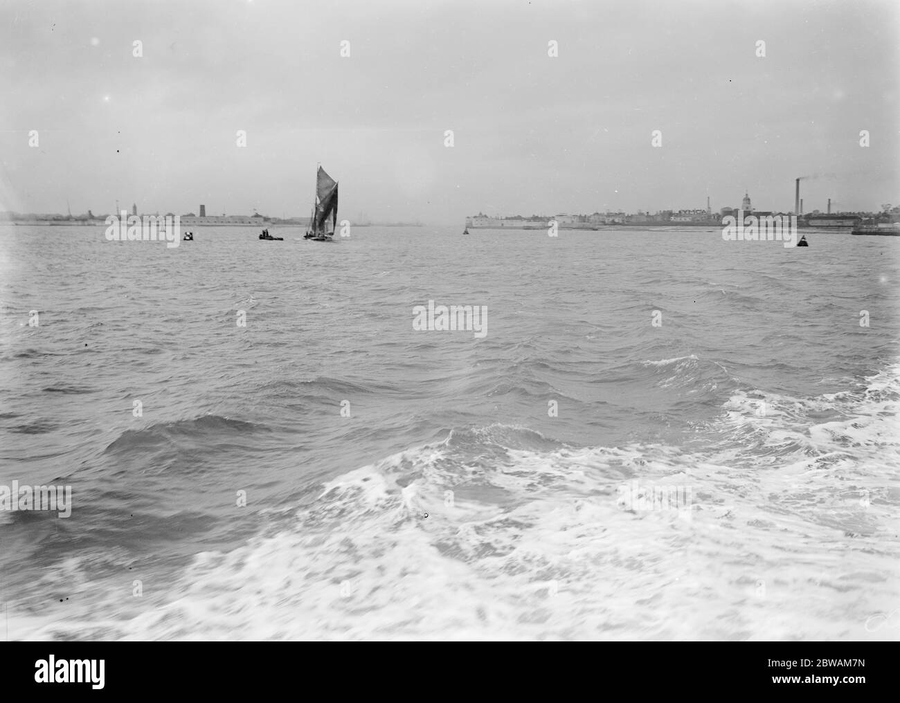 Entrée au port de Portsmouth 14 janvier 1928 Banque D'Images