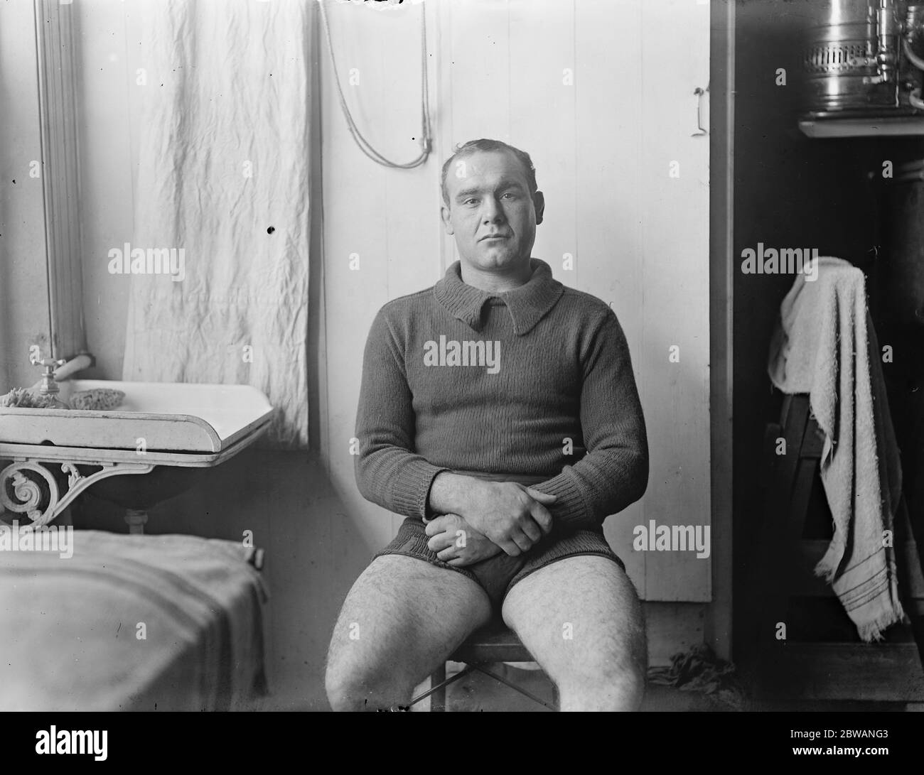 Albert Lurie , le champion officiel de boxe poids lourds de France avril  1914 Photo Stock - Alamy