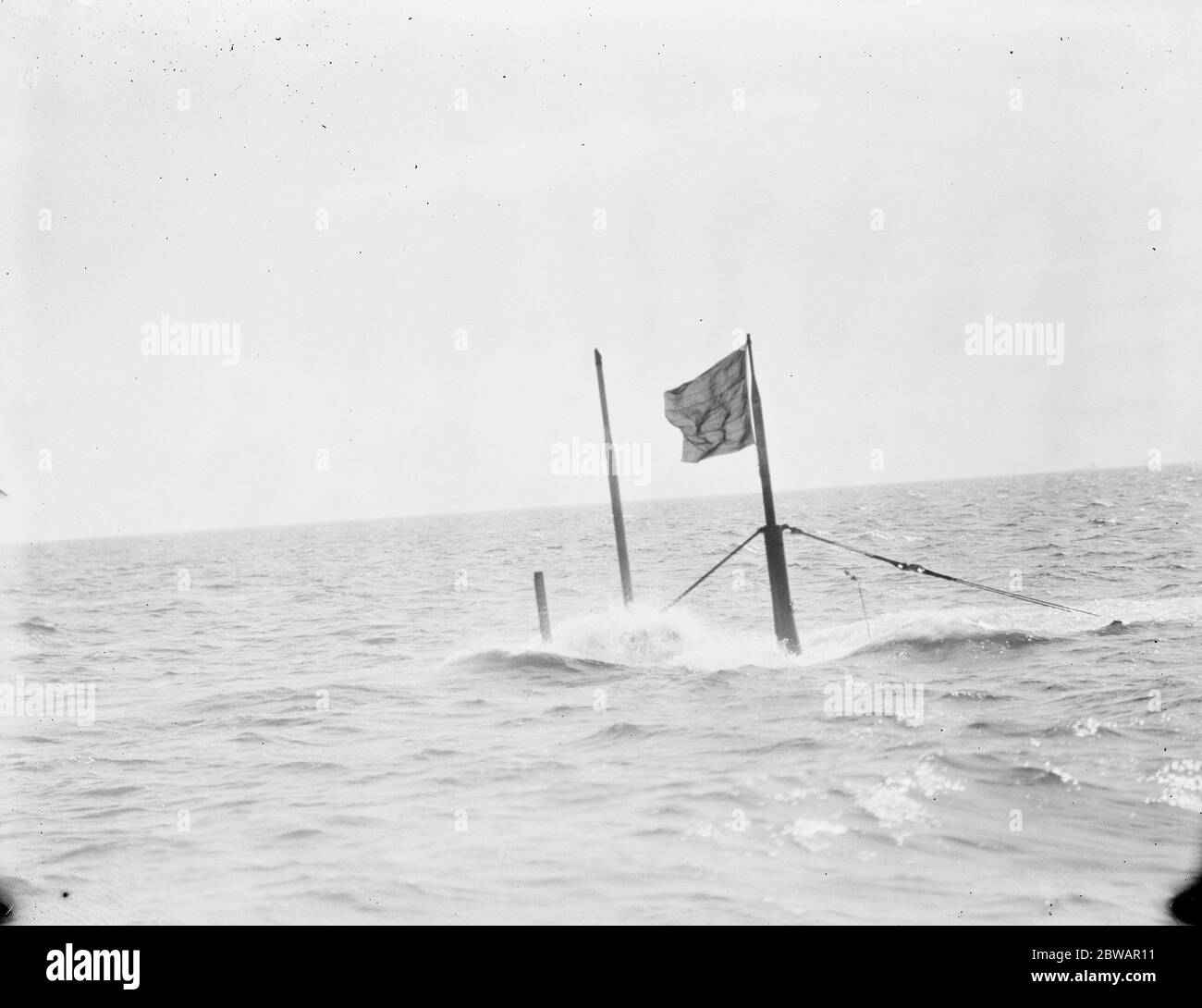 HMS sous-marin n° 3 plongée Note le télémètre et le périscope 30 mars 1920 Banque D'Images