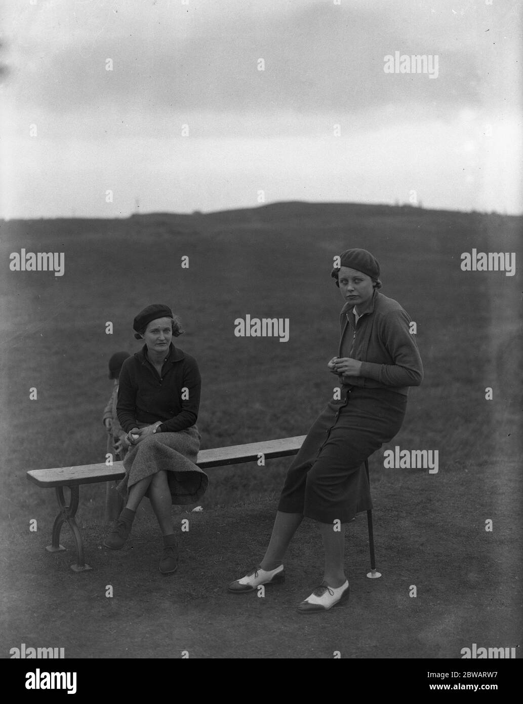 Championnat de l'Union de golf Dames au Seaccroft Golf Club , Skegness , Lincolnshire . Mme Onslow Fane , ( Basingstoke ) gauche , et Mlle A Holmes ( Crews Hill ) Banque D'Images