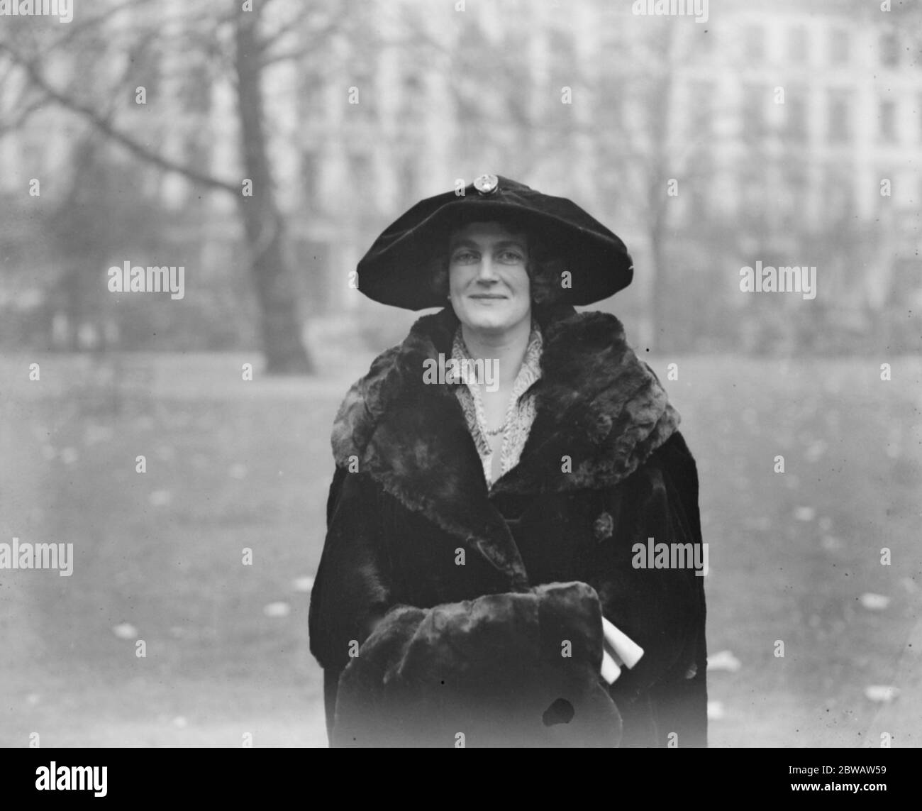Mme Winston Churchill se rend à Dundee pour combattre la bataille politique de son mari lors de sa convalescence le 6 novembre 1922 Banque D'Images
