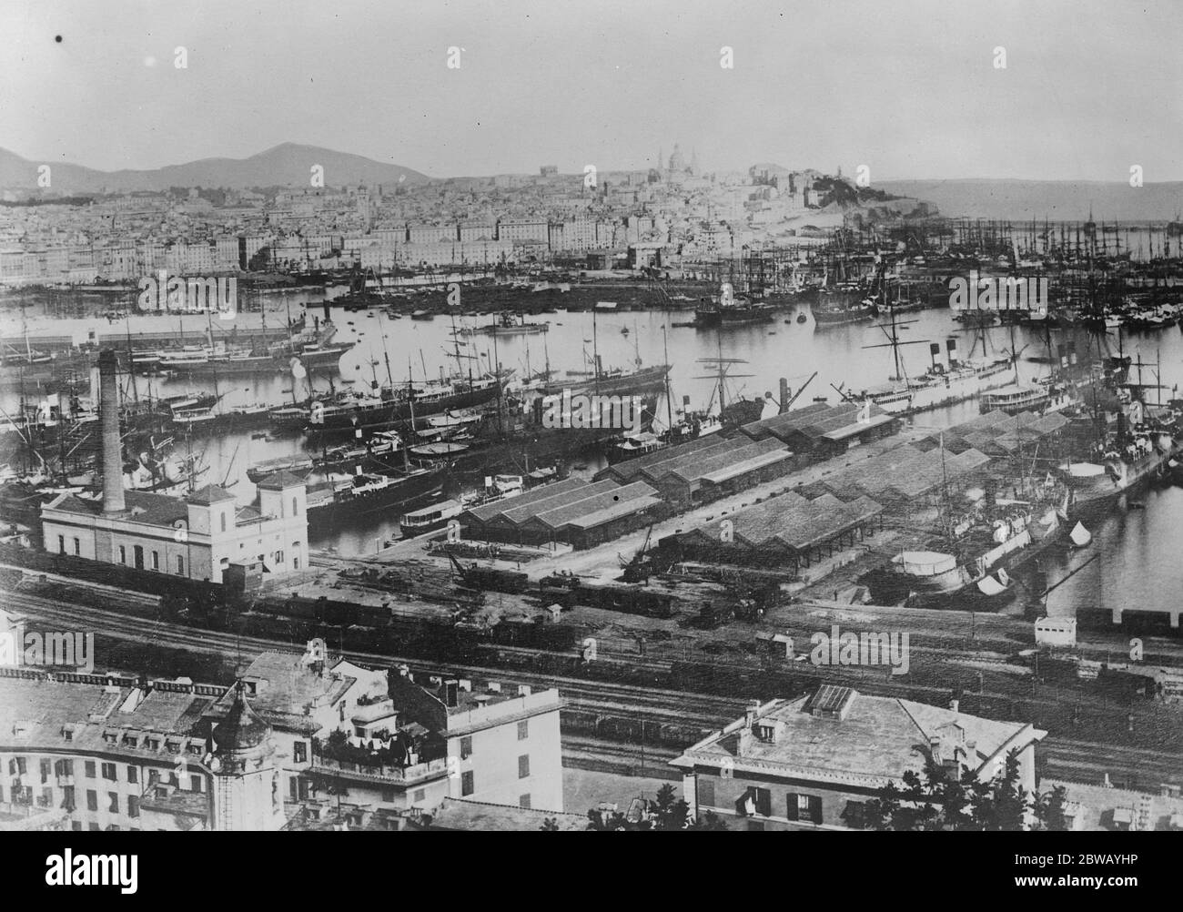 Gênes . The Haven en Italie Mars 1922 Banque D'Images