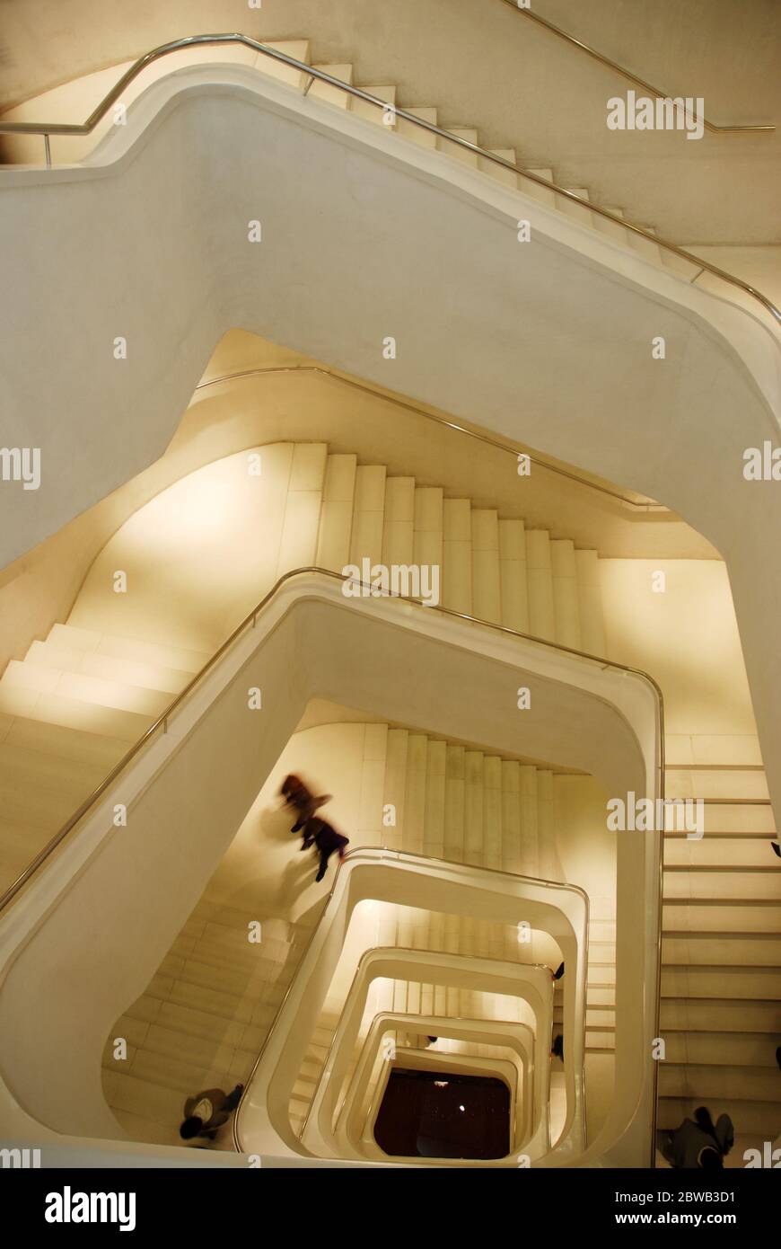 Escaliers. Centre culturel CaixaForum, Madrid, Espagne. Banque D'Images