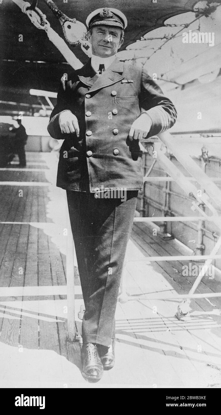 Capitaine Rostron , CBE , aide-de-camp personnel au roi 25 février 1924 Banque D'Images