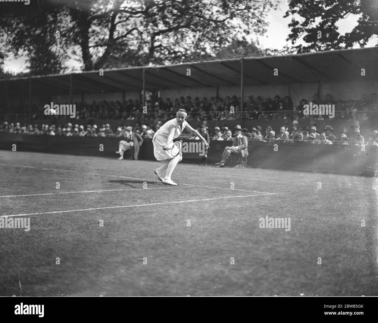 Au Tournoi de tennis de Beckenham , Mlle d'Alvarez sur le court . 1926 Banque D'Images