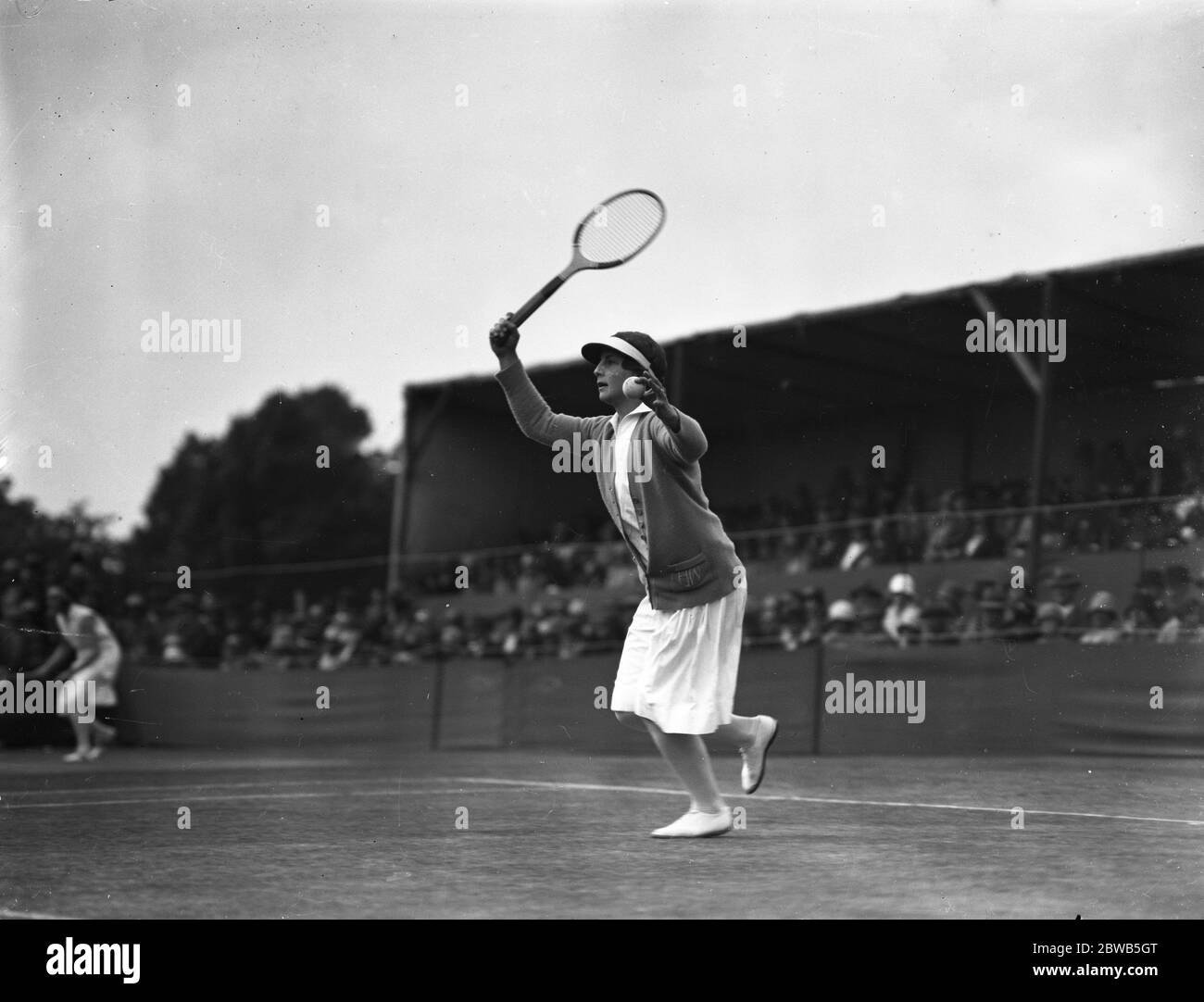 Mlle Helen Wills jouant au Tournoi de tennis de Beckenham . 1927 Banque D'Images