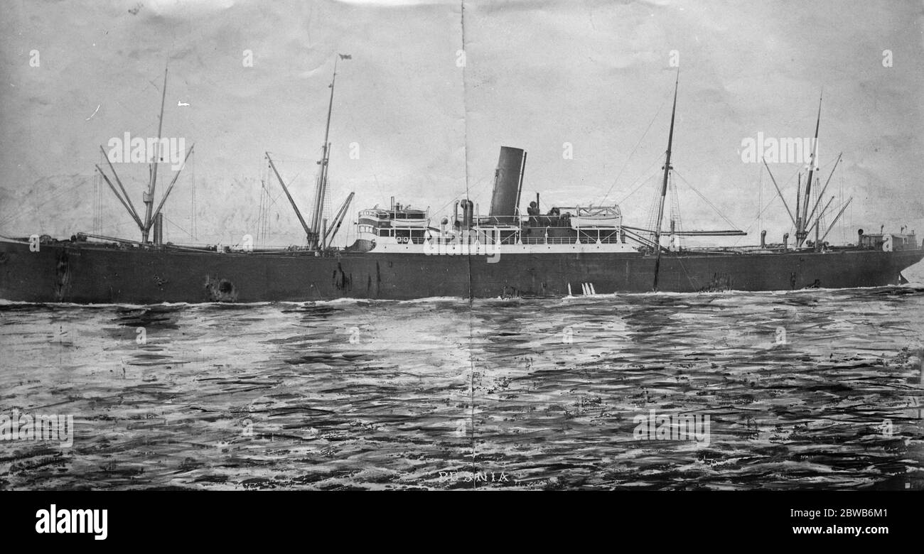 Douze cents pèlerins sur un vapeur en feu . Un bateau à vapeur britannique le ' Frangestan ' , avec 1 , 200 pèlerins à bord sur leur chemin à Djeddah ( le port de la Mecque ) est en feu dans la mer Rouge et dans une position très sérieuse . 2 avril 1924 Banque D'Images