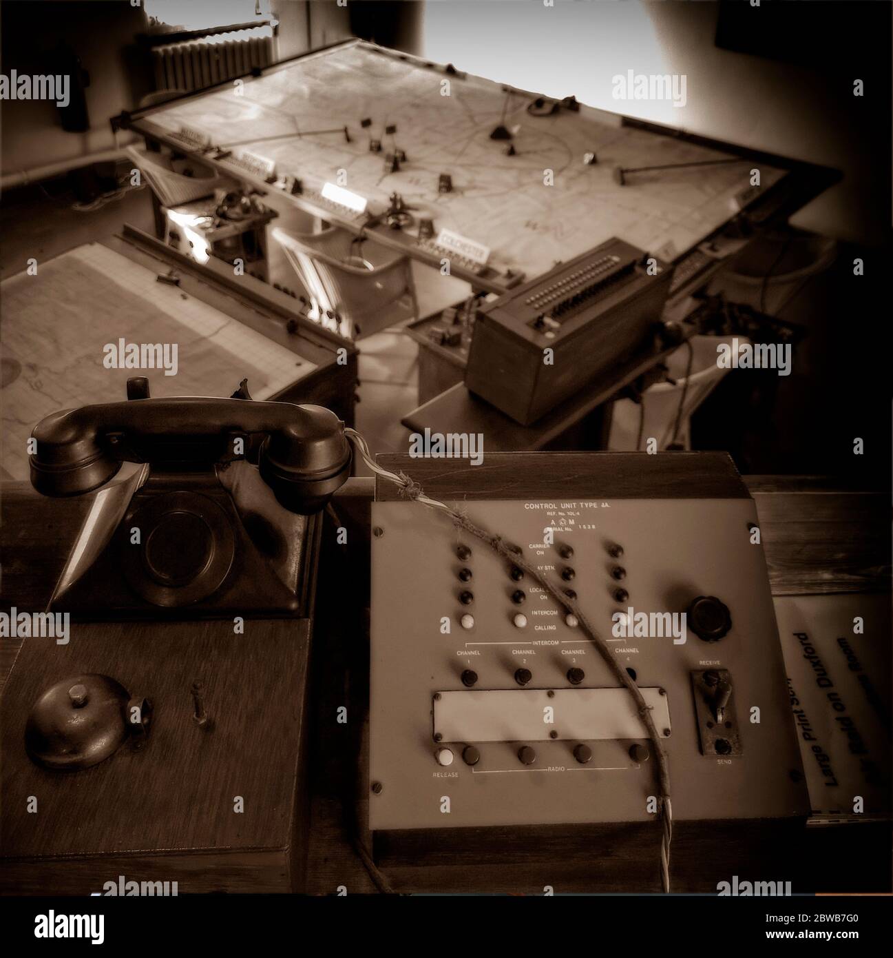 Reconstruction d'une salle des opérations des années 1940 utilisée pendant la bataille d'Angleterre, qui fait partie du Musée impérial de la guerre de l'aérodrome de Duxford, Cambridgeshire, en Angleterre. Banque D'Images