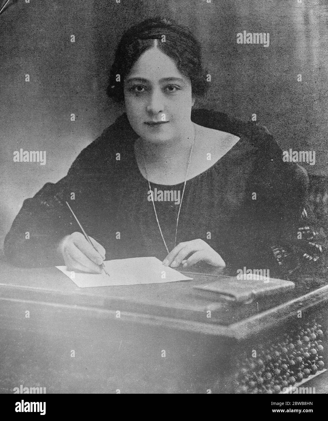Nouveau chef du mouvement féministe en Égypte . Mme Hoda Charaoui Pasha , la nouvelle tête et fondatrice du mouvement féministe en Egypte . 29 décembre 1924 Banque D'Images