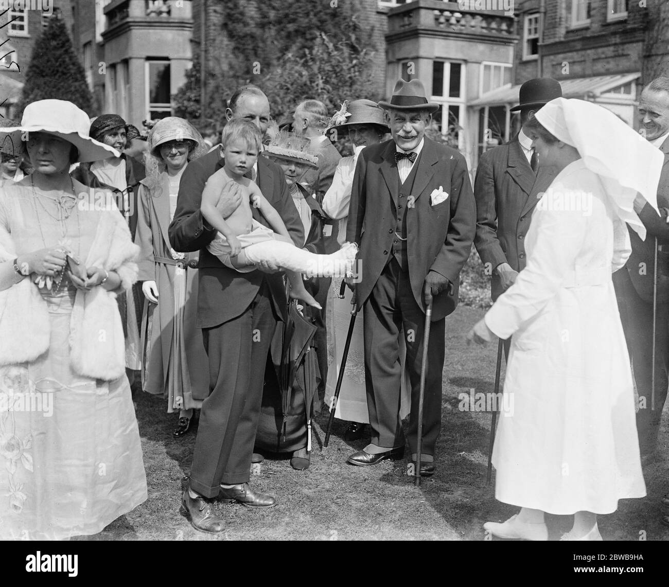 Le Prince Henry pose la pierre de fondation des infirmières à la maison à Brockley Hill . 23 juin 1923 Banque D'Images