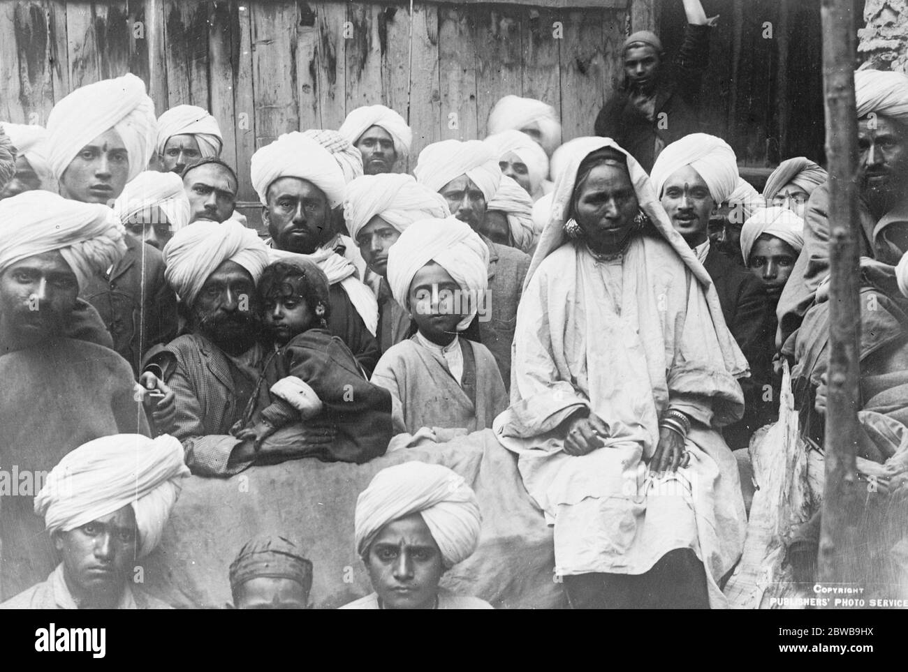 Srinagar , Cachemire , Inde . Une assemblée de la classe supérieure Cachemiris , sujets du Maharajah , Sir Hari Singh . 4 décembre 1924 Banque D'Images