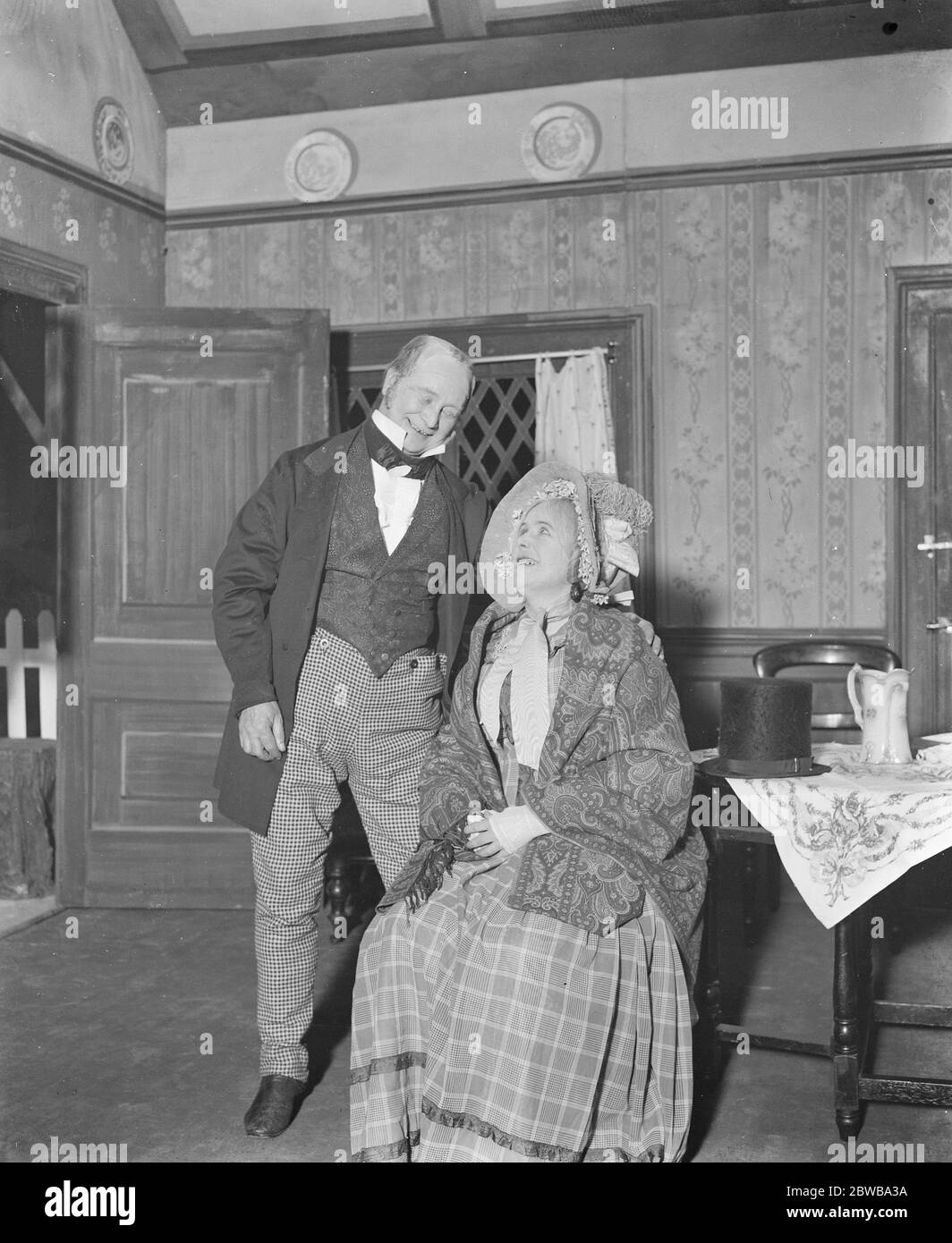 Joué au Colisuem en 1923 . ' jusqu'à l'anneau de sonnerie ' . M. et Mme Graham Moffatt , les joueurs écossais bien connus . 1923 Banque D'Images