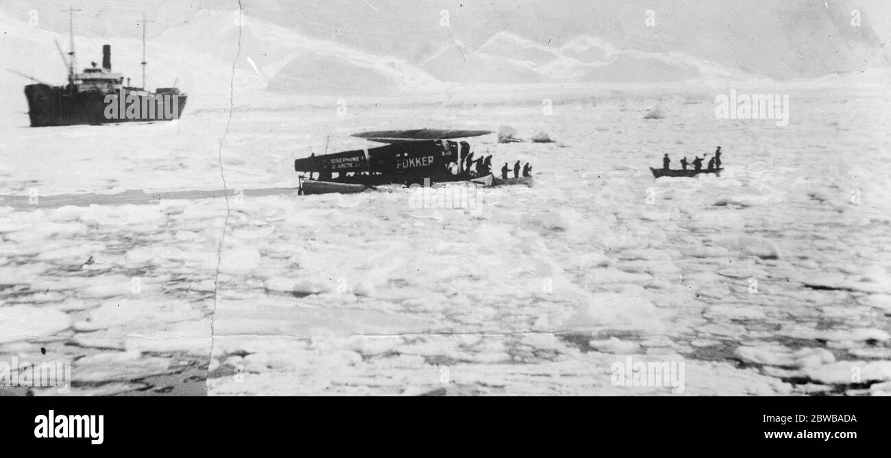 Par avion et par avion à travers le pôle Nord . Le retour à sa base à la baie du Roi , Spitzbergen , du monoplan dans lequel le Lt COM R E Byrd , a fait son vol à travers le pôle Nord . 24 mai 1926 Banque D'Images Par avion et par avion à travers le pôle Nord . Le retour à sa base à la baie du Roi , Spitzbergen , du monoplan dans lequel le Lt COM R E Byrd , a fait son vol à travers le pôle Nord . 24 mai 1926 Banque D'Images