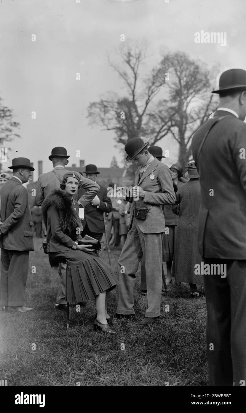 Réunion de United Hunt à l'hippodrome de Lingfield . Lady Fiona Fuller . 1er mai 1932 Banque D'Images