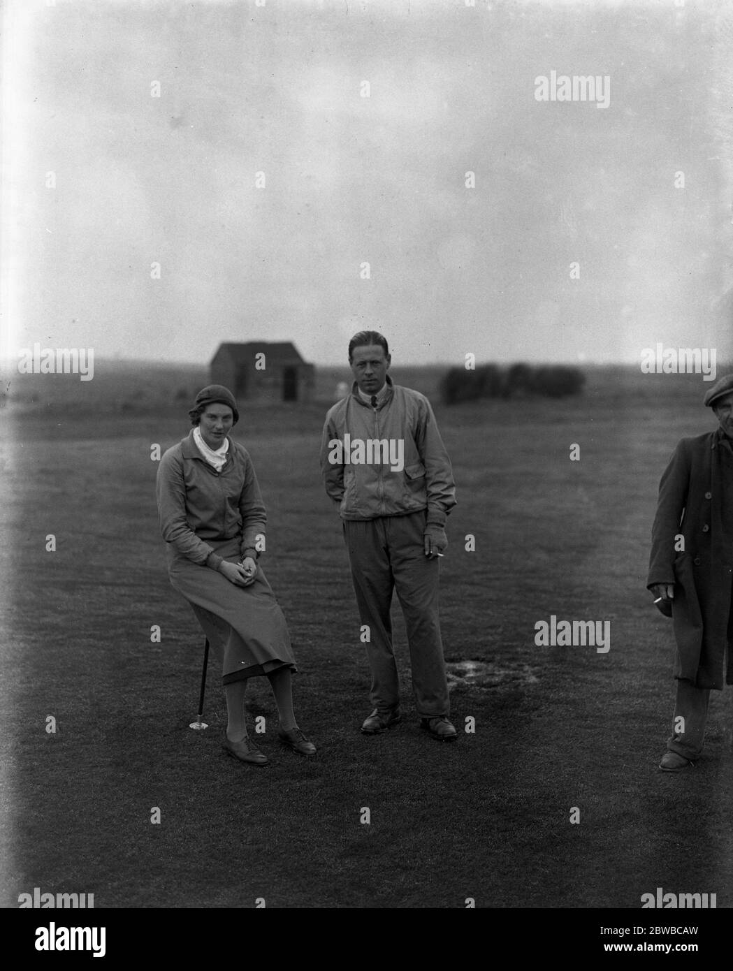 Le tournoi de la coupe Alexander Grant à Cooden Beach . Mme Nancy Halstead et M. Geoffrey Coley . Banque D'Images