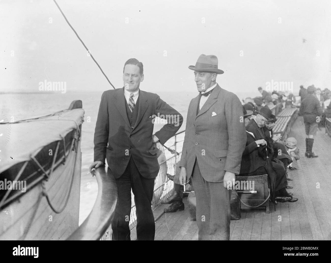 Excursion sur la rivière à Margate sur le ' Royal Soveriegn ' M. James McGregor ( à droite ) Banque D'Images