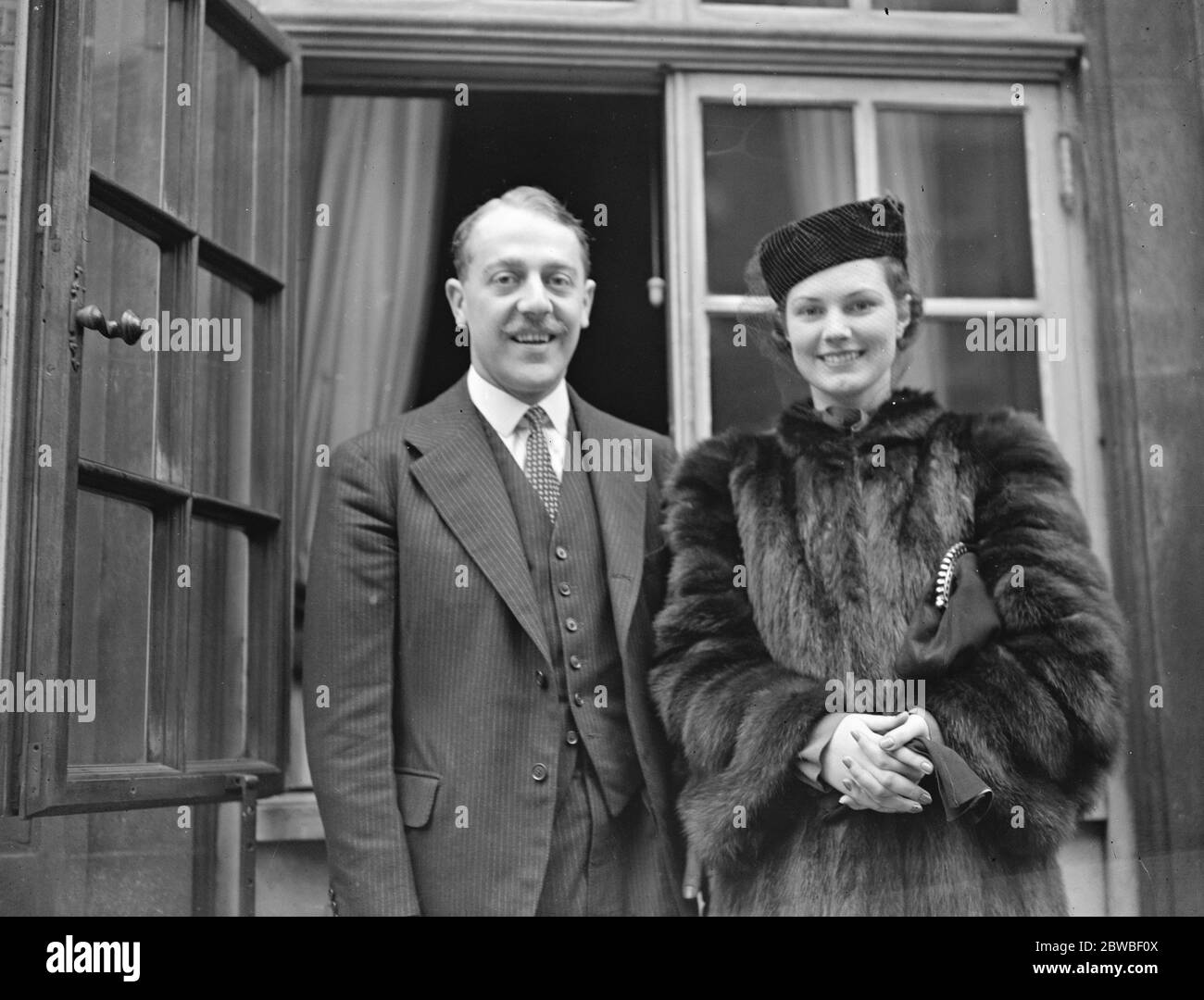 Le vicomte Cowdray avec sa fiancée , Lady Anne Bridgeman , 18 janvier 1939 Banque D'Images