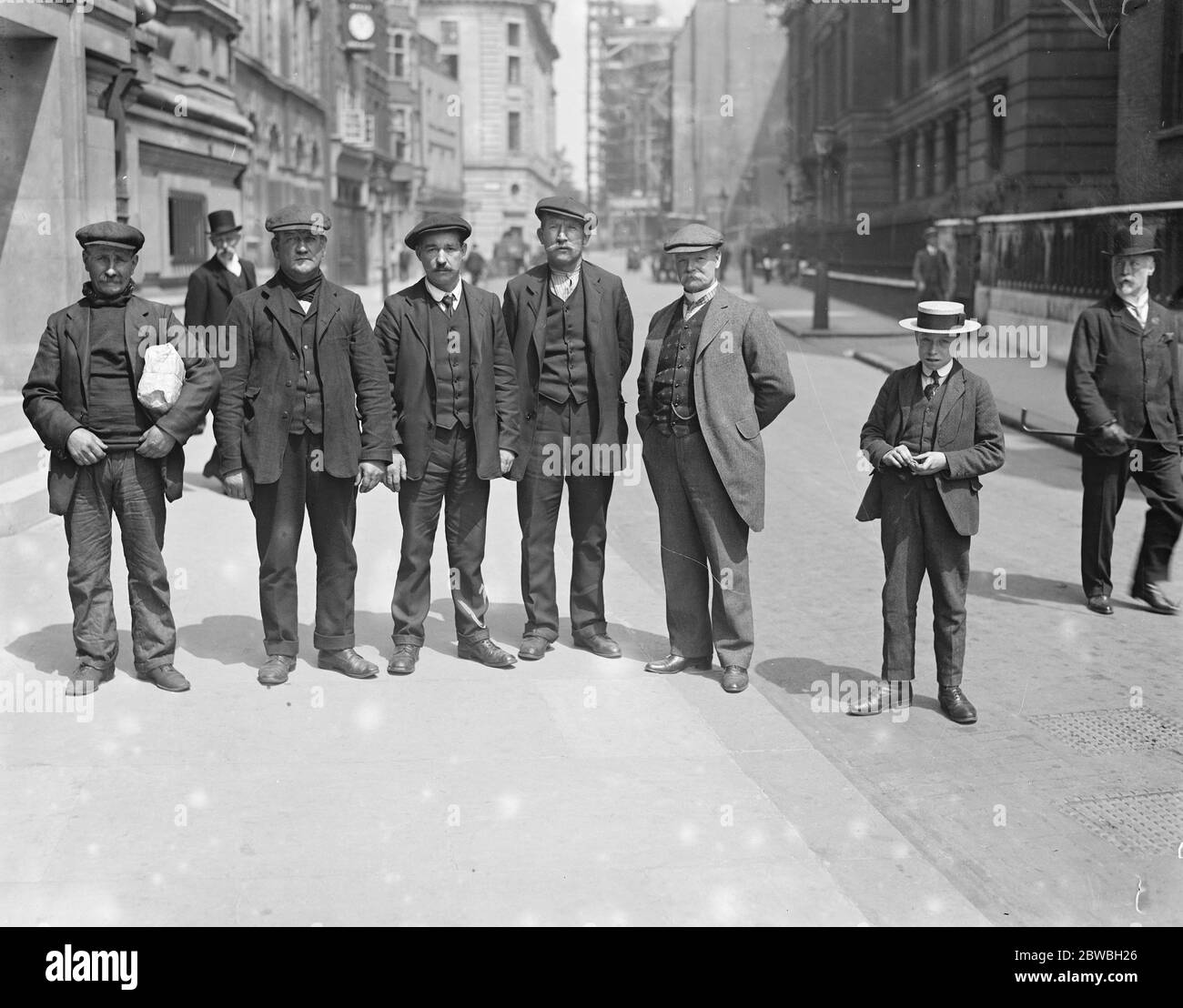 Lusitania Inquiry , industriels membres de l'équipage gauche à droite C , Gumer , F Hennessey , W Egam , T Quinn et N Clyde 15 juin 1915 Banque D'Images