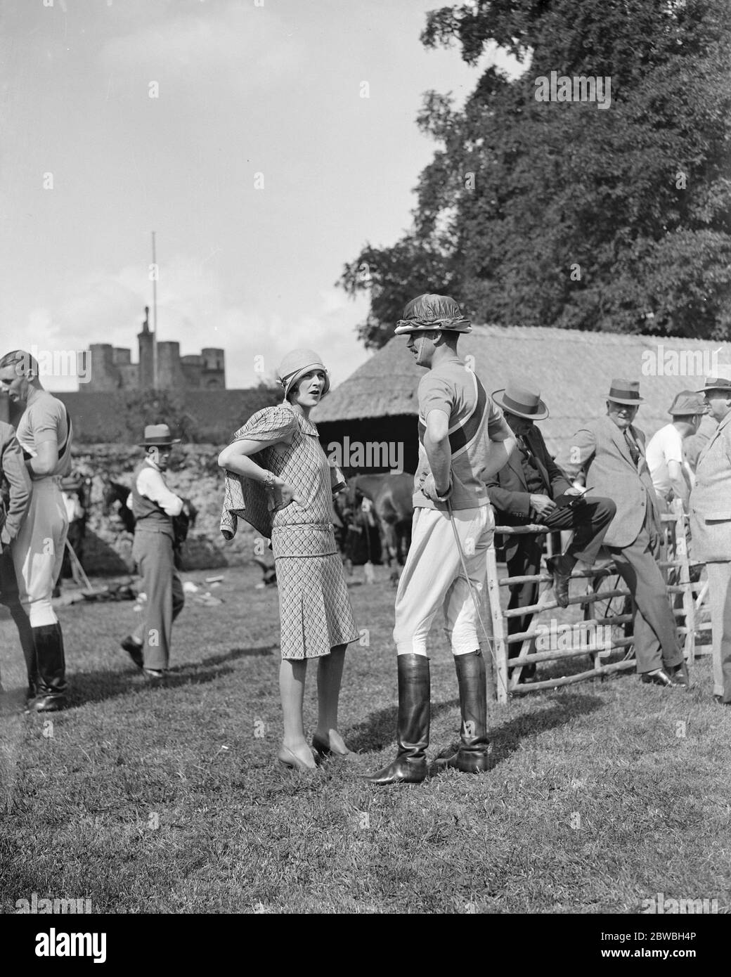 Tournoi de polo Cowdray Park Lady Louis Mountbatten et Captain Pilkington 1929 Banque D'Images