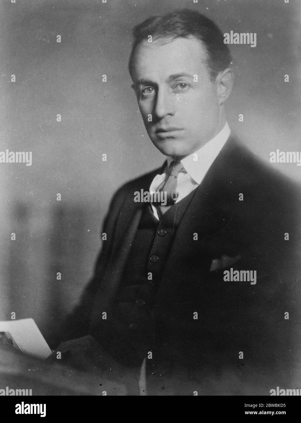 Le Pape reçoit l'inventeur du système secret sans fil M. John Hays Hammond , JNR , l'inventeur d'un nouveau système sans fil , qui a été reçu en public privé par le pape après que les tests avaient été témoins par l'ingénieur cheif du Vatican le 7 juin 1924 Banque D'Images