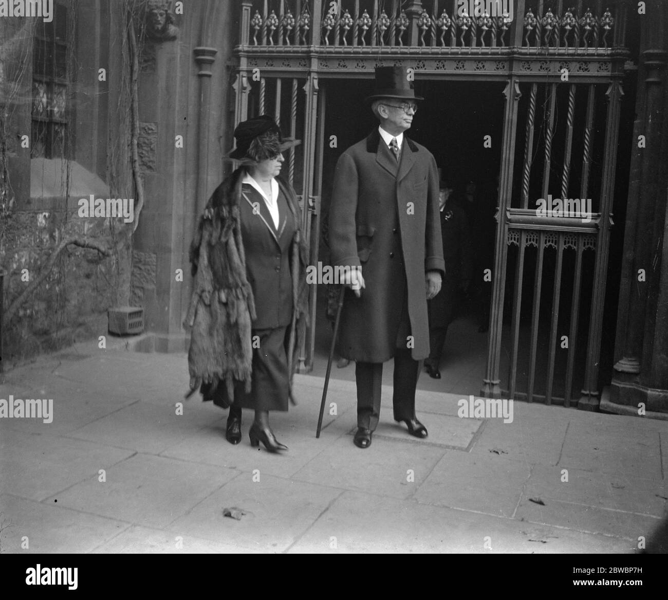 Journée d'armistice à l'abbaye l'ambassadeur américain Thomas Woodrow Wilson et sa femme quittent l'abbaye le 11 novembre 1921 Banque D'Images