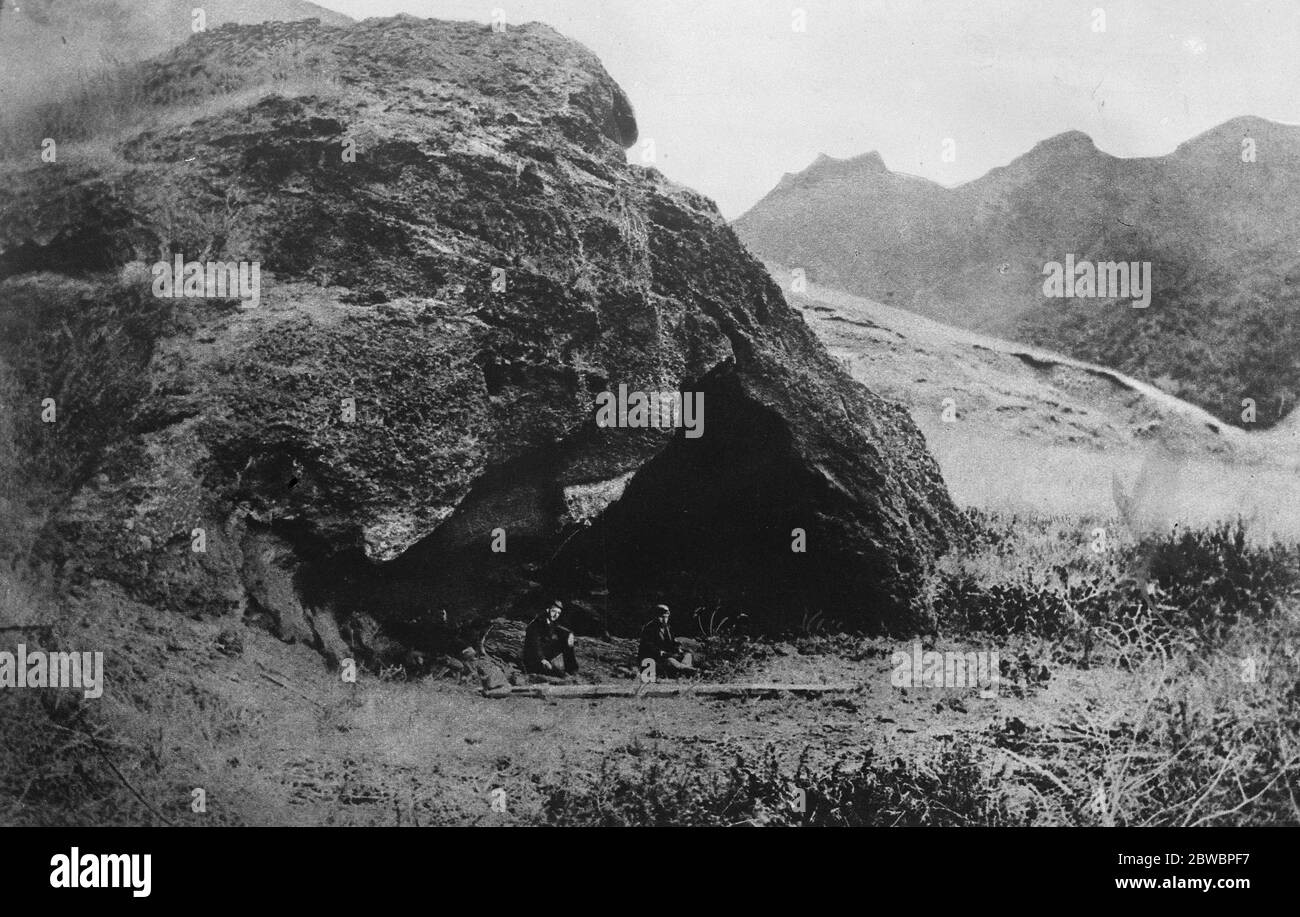 Excursions à l'île Robinson Crusoe . Pour célébrer le bi-centrème anniversaire de cette année d'Alexander Selkirk , le célèbre personnage de Daniel Degoe , Robinson Crusoe , une compagnie de bateaux à vapeur a organisé deux voyages touristiques annuels à l'île de Juan Fernandez Crusoe à 260 miles au sud-ouest de Valparaiso . 21 février 1923 Banque D'Images