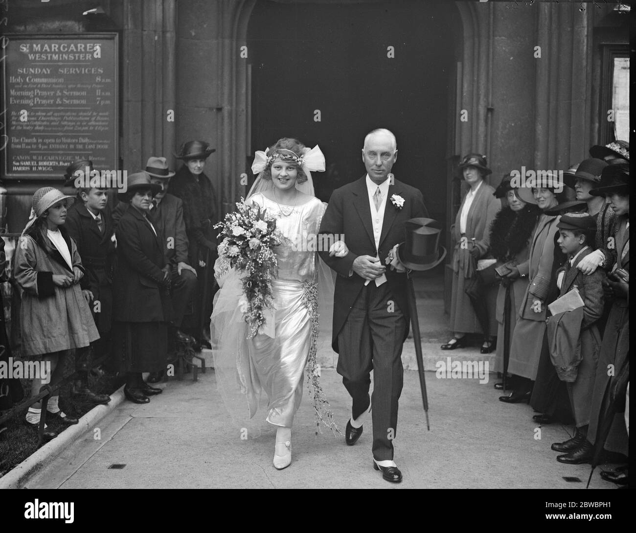 Mariage de la société américaine à Londres . Le mariage a eu lieu à l' église St Margare , Westminster entre M. Henry L Eno , de Princetown , New Jersey et Flora May Talbot Napier . 25 août 1923 Banque D'Images