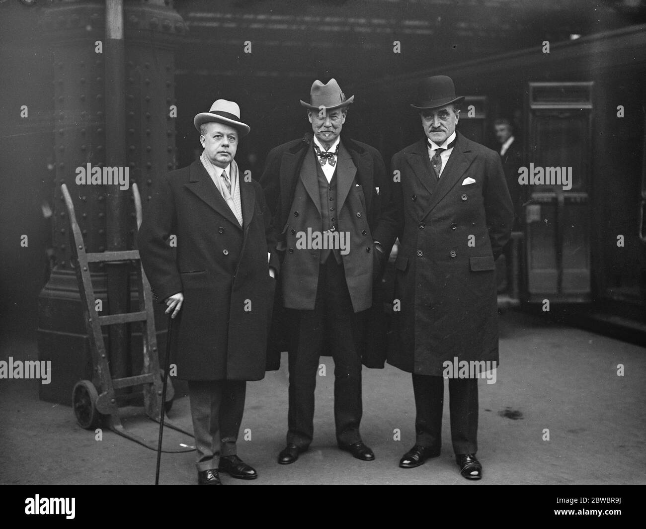 Passagers notables pour l'Amérique . De gauche à droite , Sir Charles Higham , Sir Thomas Lipton et Sir John Ferguson , photographiés à Waterloo juste avant de quitter Southampton pour les États-Unis . 29 mars 1926 Banque D'Images