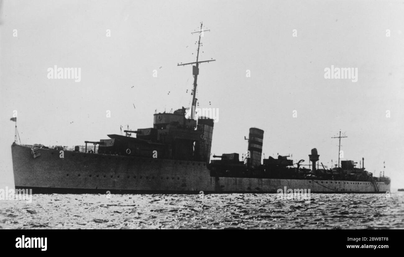 Neuf navires de guerre commandés à la Chine . La troisième flottille méditerranéenne , composée du chef de la flottille, le HMS Keppel, et de huit destroyers , est maintenant en route vers la Chine pour renforcer la flotte britannique. HMS Keppel . 23 septembre 1926 Banque D'Images