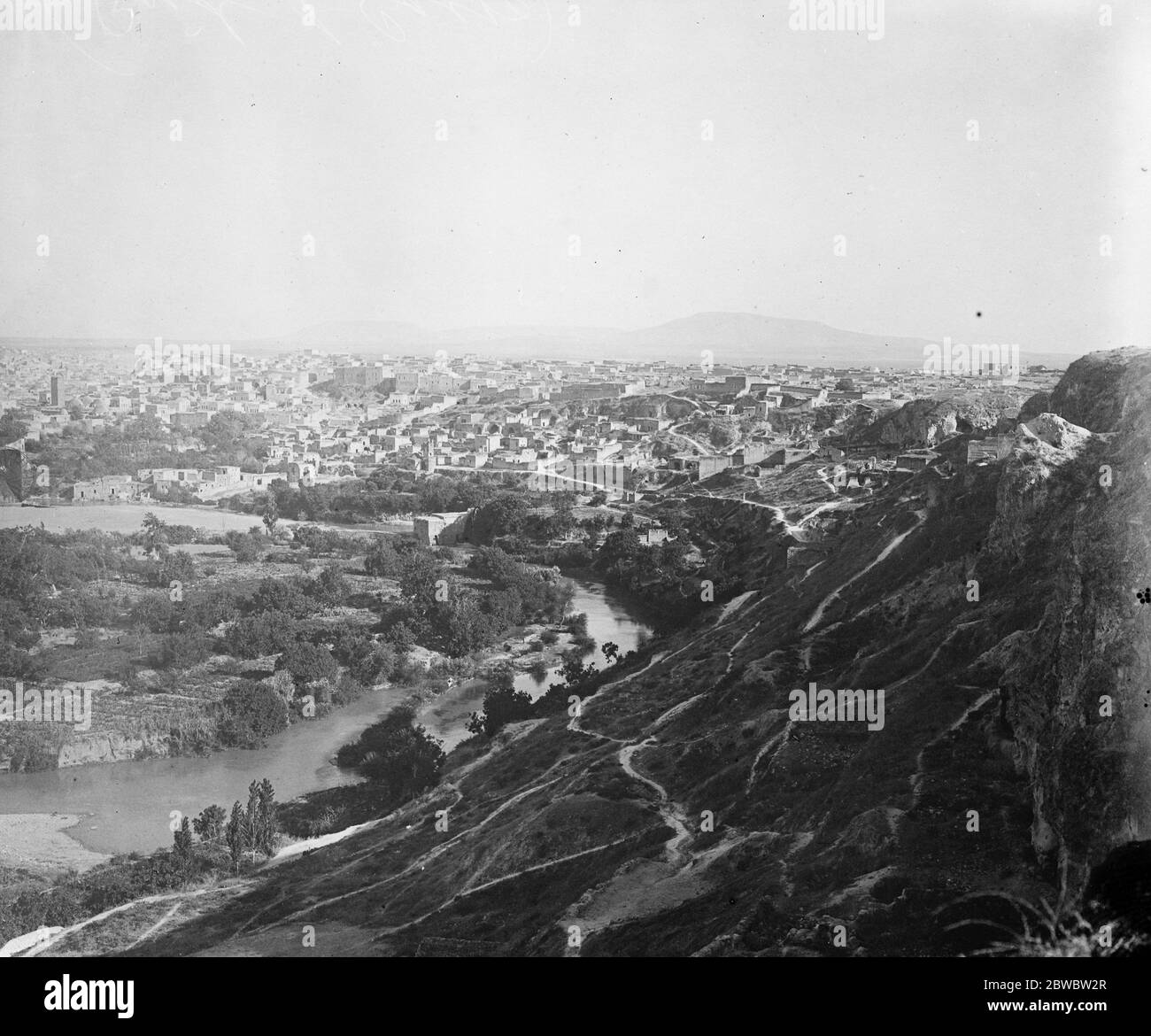 Hama . Panorama de Hama et de la rivière Orontes . Syrie . 1925 Banque D'Images