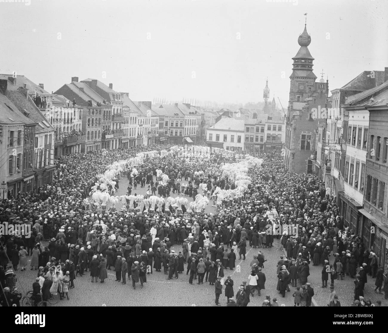 Carnaval de Shrove Mardi à Binch à Binch la finale à la Grand place 25 février 1925 Banque D'Images