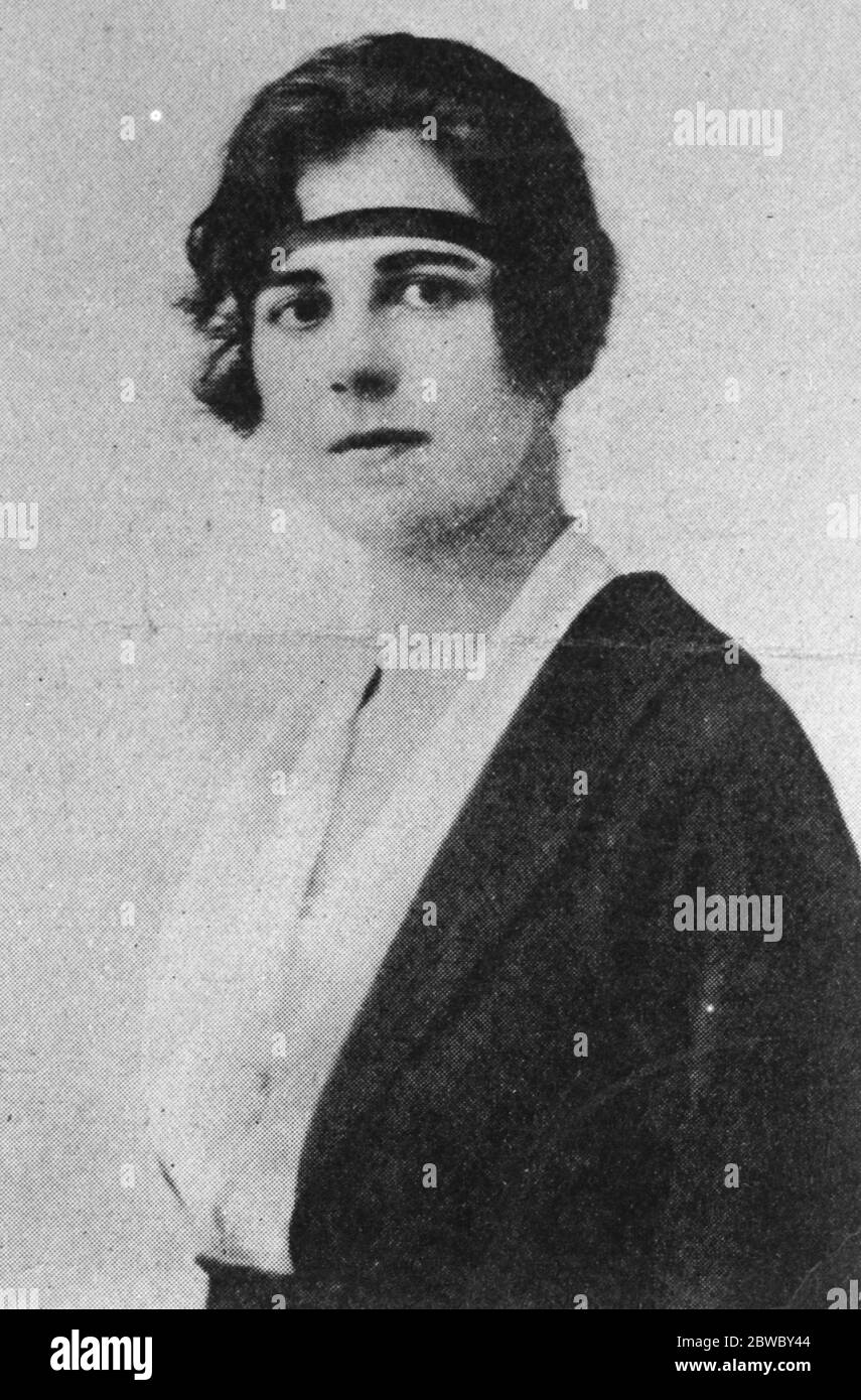 Beatrix de Clermont Tonnere , fille du Duc de Clermont Tonnere , poursuit son père pour 6000 Francs par mois de maintenance . 20 novembre 1926 Banque D'Images