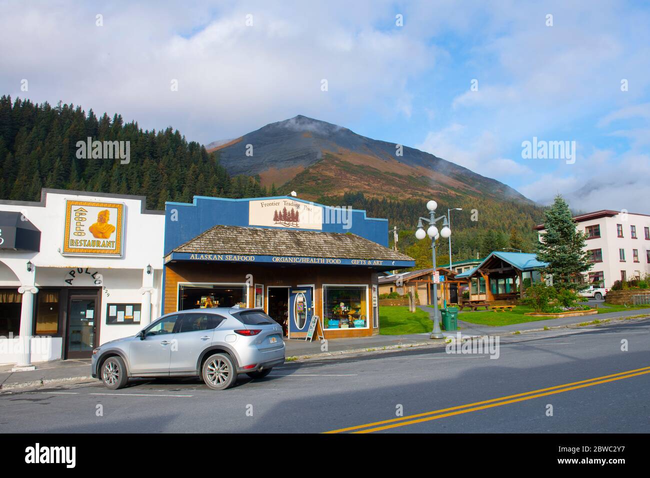 Bâtiments historiques dans le centre-ville de Seward sur la 4e Avenue près de Washington Street, Seward, Kenai Peninsula, Alaska, Etats-Unis. Seward est près du parc national du fjord Kenai. Banque D'Images