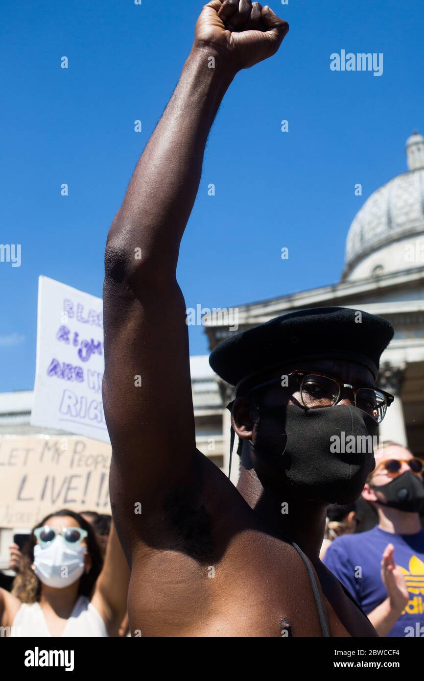 Londres, Royaume-Uni. 31 mai 2020. Protestation contre le meurtre de George Floyd devant l'ambassade des états-unis. Credit: Thabo Jaiyesimi/Alay Live News Banque D'Images